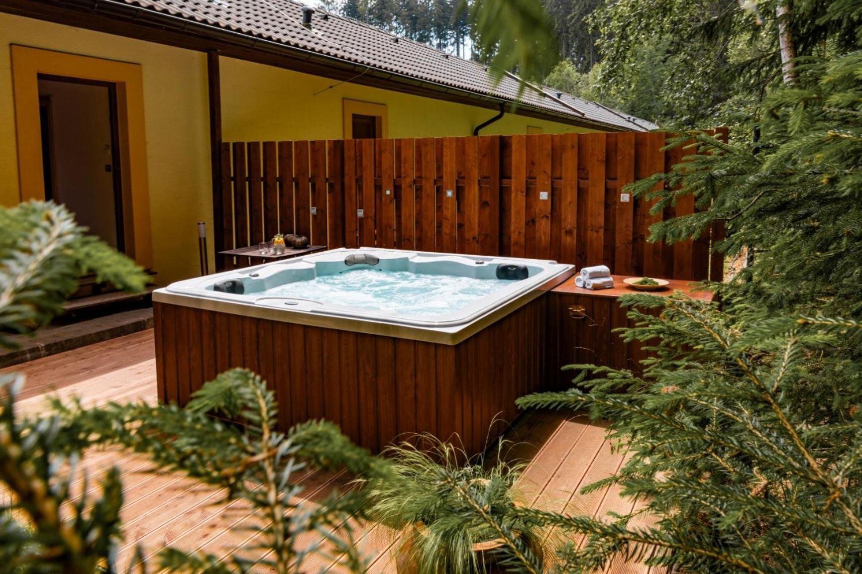 Resort Lesni Lazne Zvanovice Luaran gambar